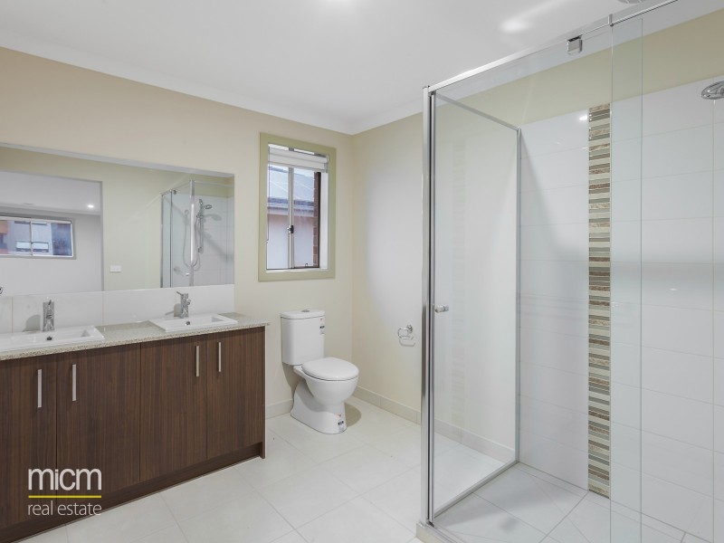 42 Catamaran Drive, Werribee South VIC 3030