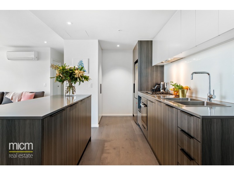 3707E/888 Collins Street, Docklands VIC 3008