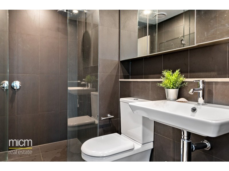 3707E/888 Collins Street, Docklands VIC 3008