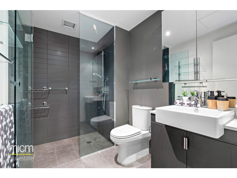 34/801 Bourke Street, Docklands VIC 3008