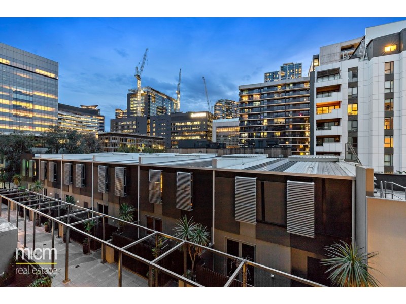 34/801 Bourke Street, Docklands VIC 3008