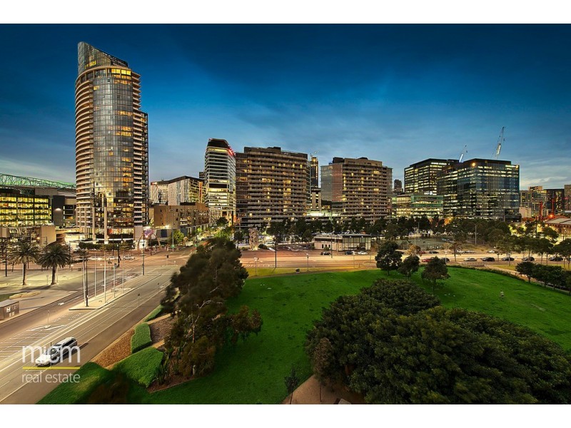 34/801 Bourke Street, Docklands VIC 3008