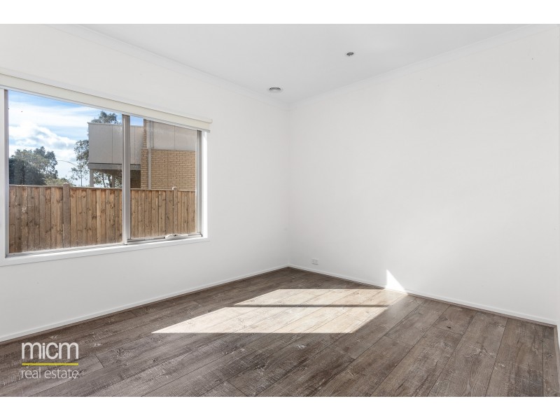 35 Broadbeach Circuit, Point Cook VIC 3030