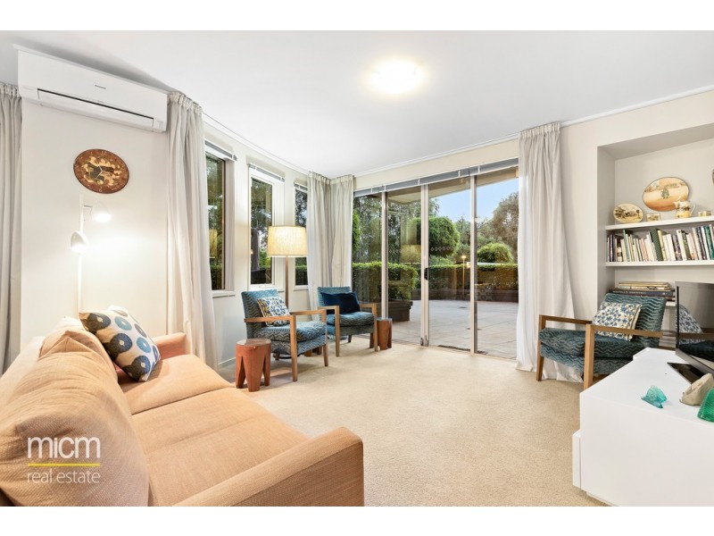 8/23 Queens Road, Melbourne VIC 3004