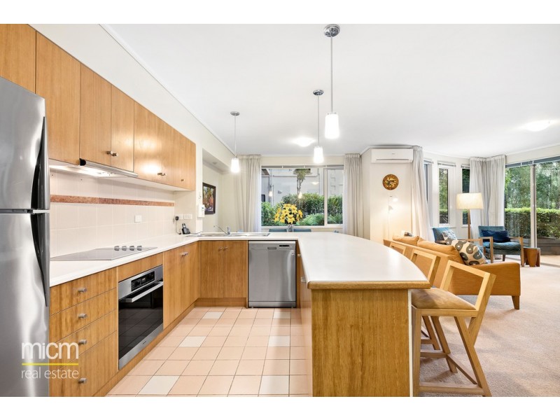 8/23 Queens Road, Melbourne VIC 3004