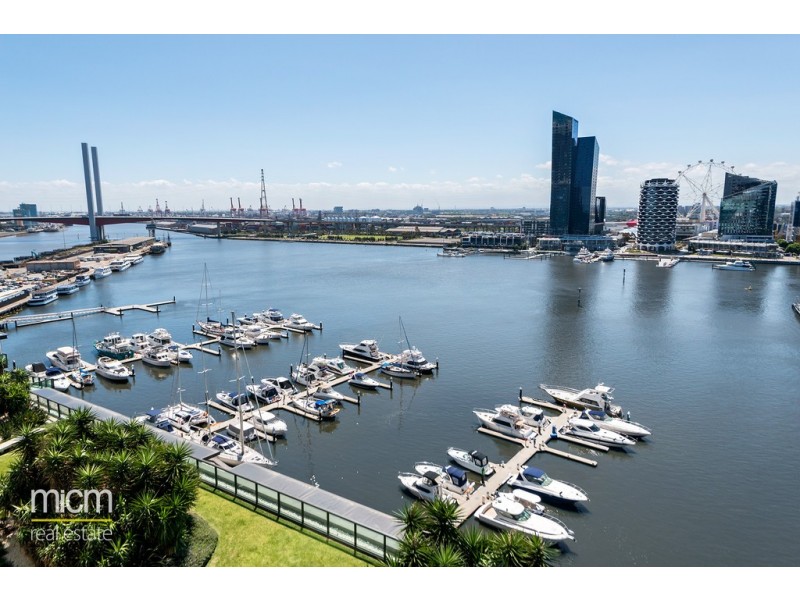 135/8 Waterside Place, Docklands VIC 3008