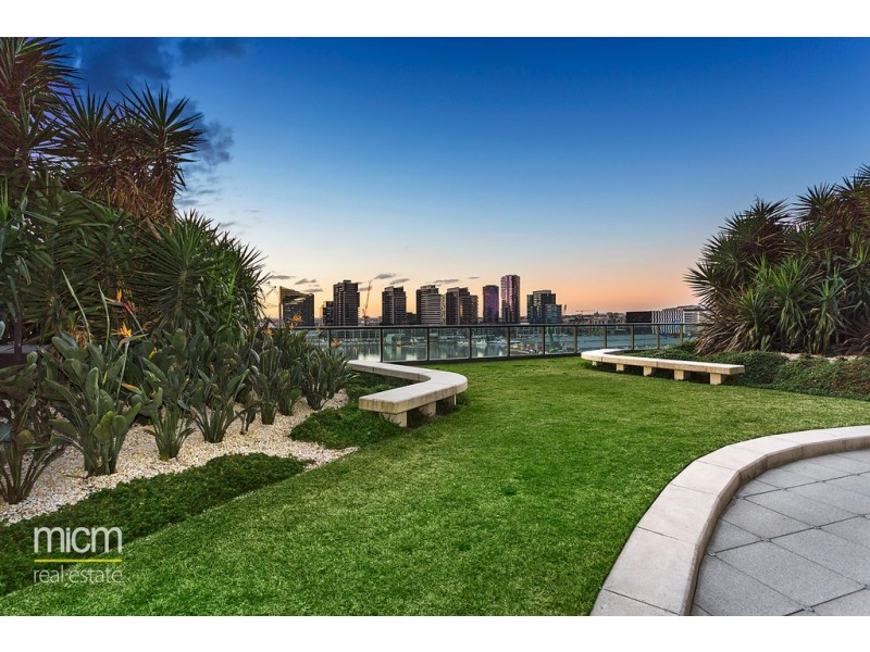 135/8 Waterside Place, Docklands VIC 3008