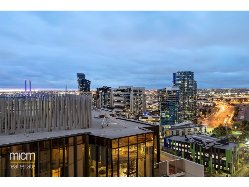 2102/673 La Trobe Street, Docklands VIC 3008