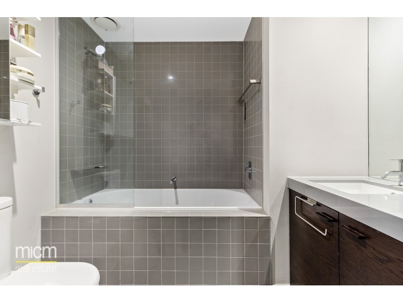 1207/2 Newquay Promenade, Docklands VIC 3008