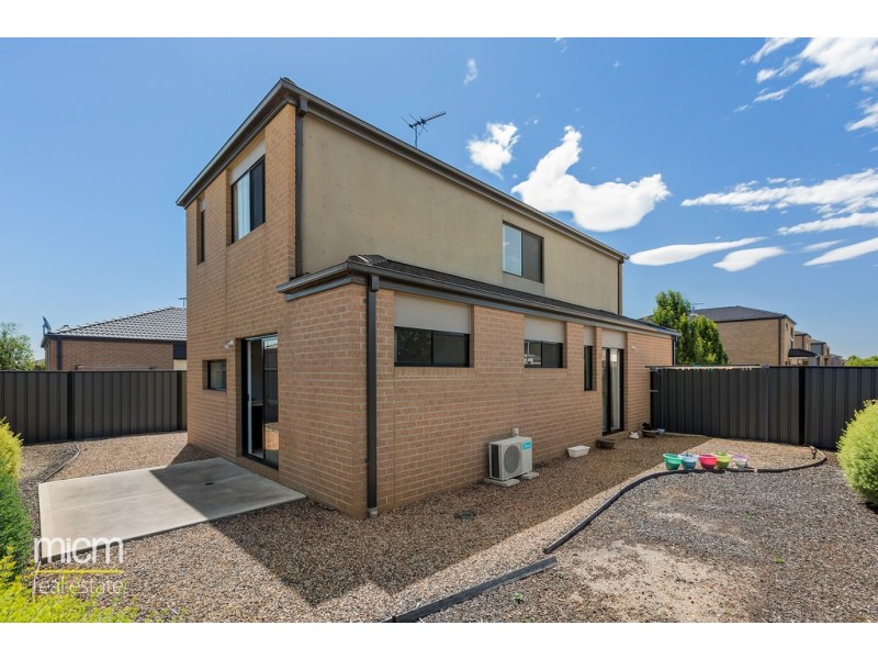 8 Gillian Place, Point Cook VIC 3030