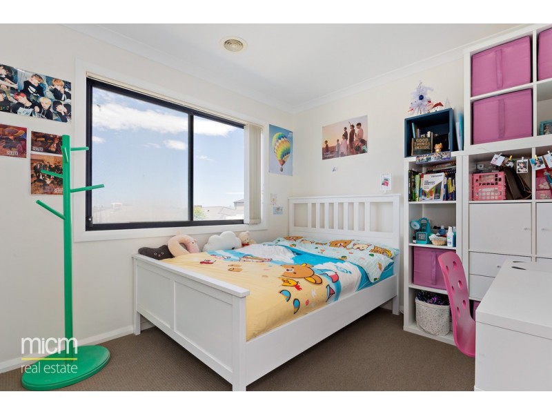 8 Gillian Place, Point Cook VIC 3030