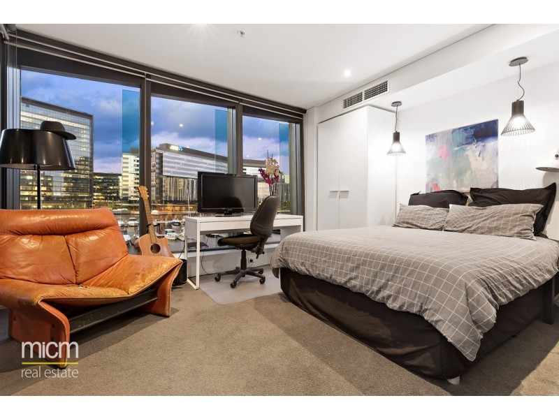 305/94 River Esplanade, Docklands VIC 3008