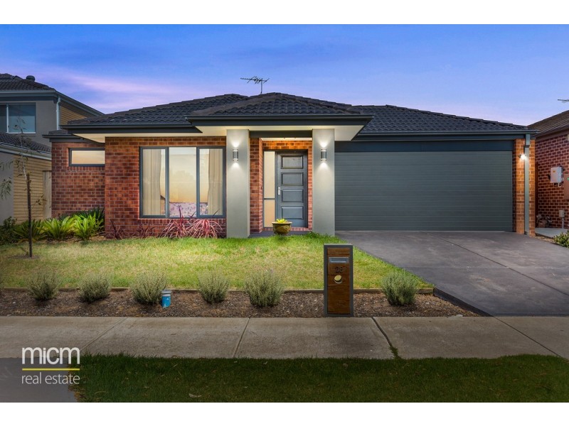 28 Seagrass Crescent, Point Cook VIC 3030