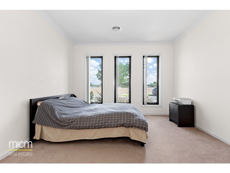 6 Hiddick Road, Point Cook VIC 3030