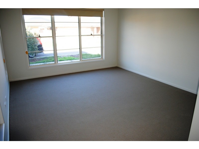 11 Windrest Way, Point Cook VIC 3030