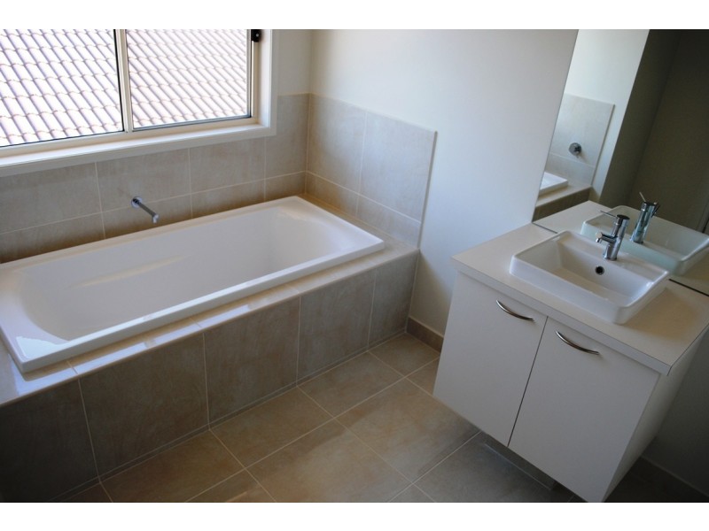 11 Windrest Way, Point Cook VIC 3030