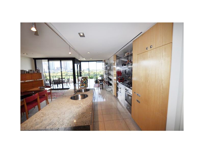 1108/250 St Kilda Road, Melbourne VIC 3000