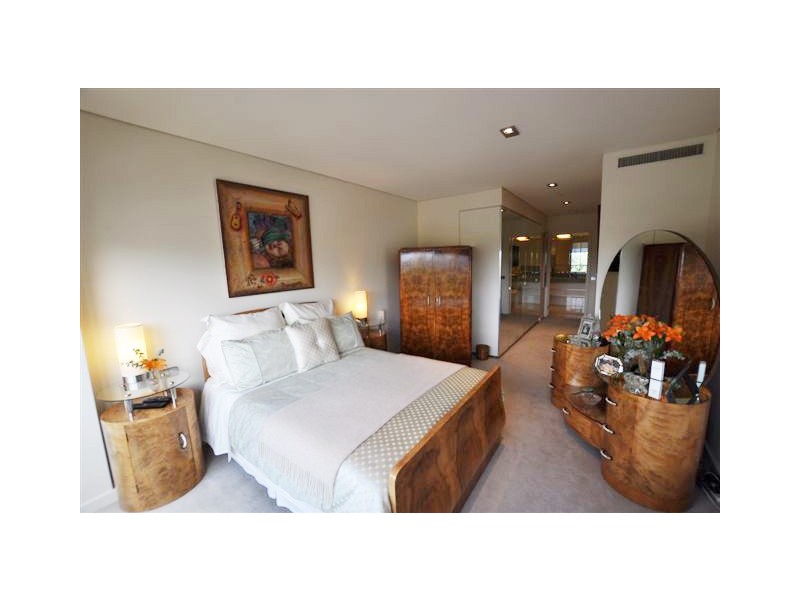 1108/250 St Kilda Road, Melbourne VIC 3000