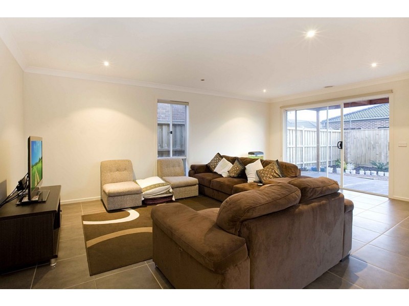 8 Biscay Street, Point Cook VIC 3030