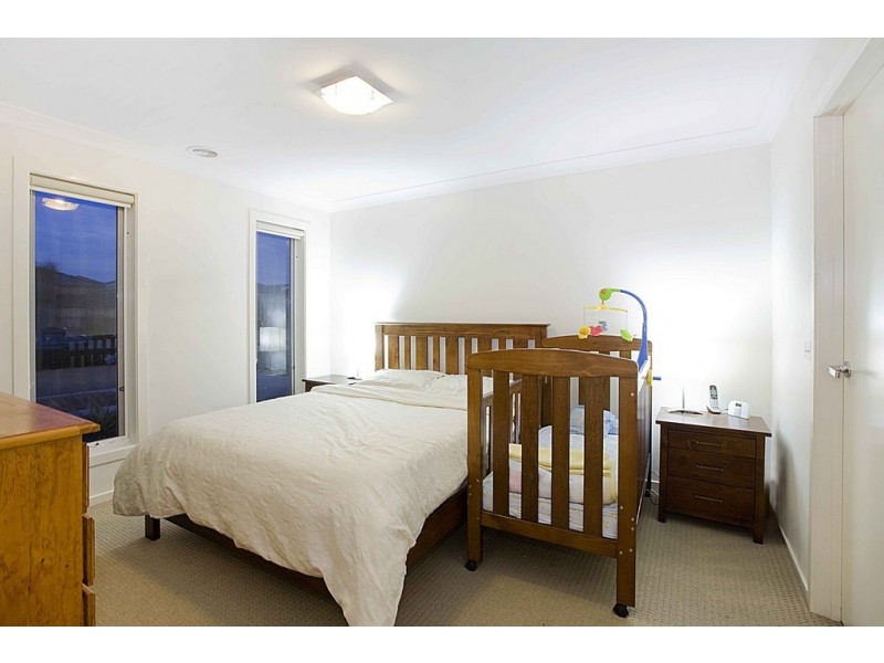 8 Biscay Street, Point Cook VIC 3030