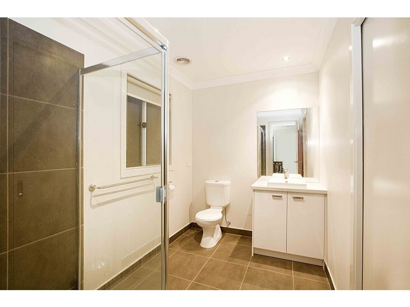 8 Biscay Street, Point Cook VIC 3030