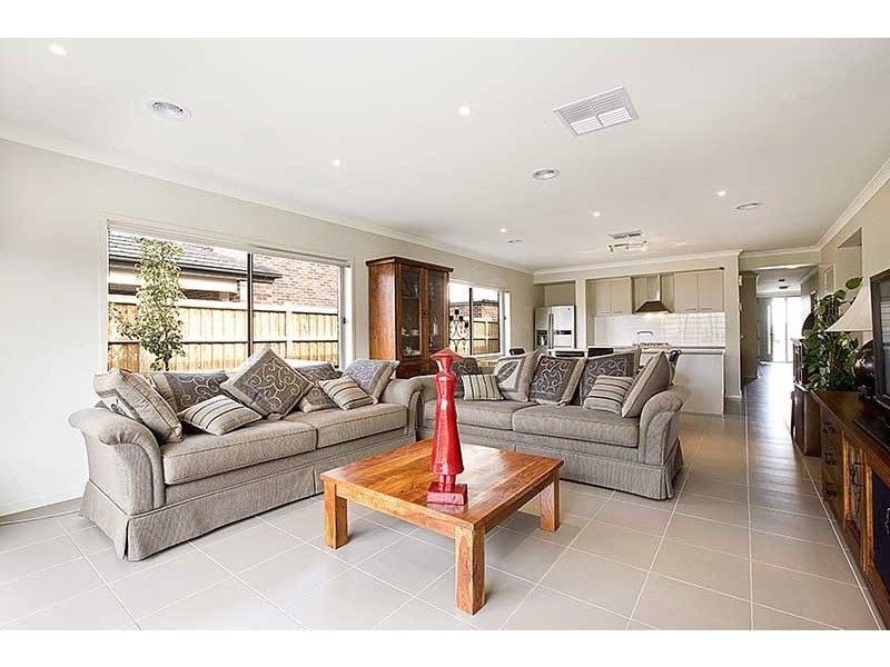 21 Oakland Avenue, Point Cook VIC 3030