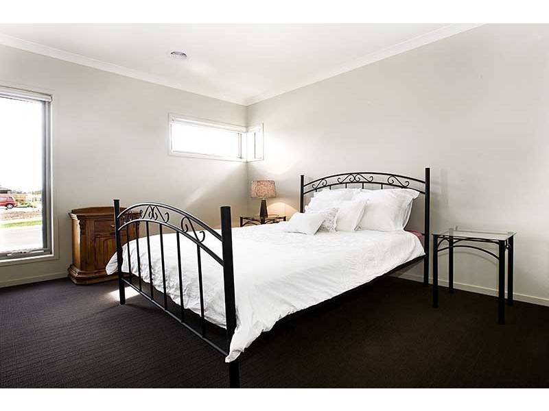 21 Oakland Avenue, Point Cook VIC 3030