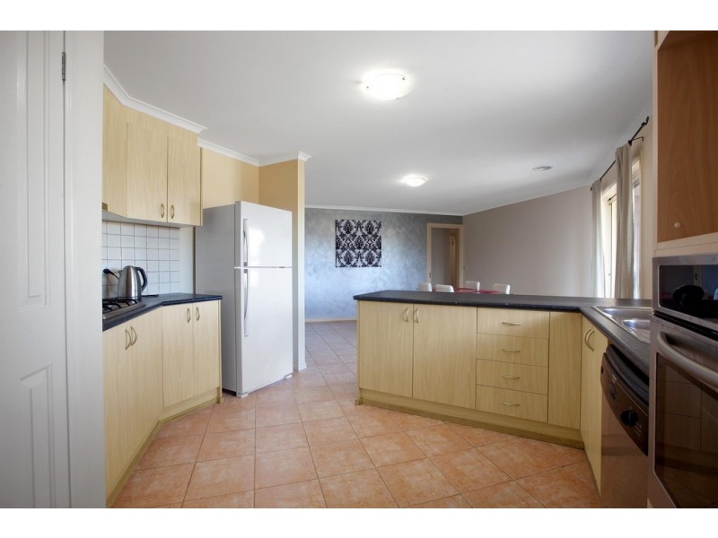 41 Baden Powell Drive, Tarneit VIC 3029