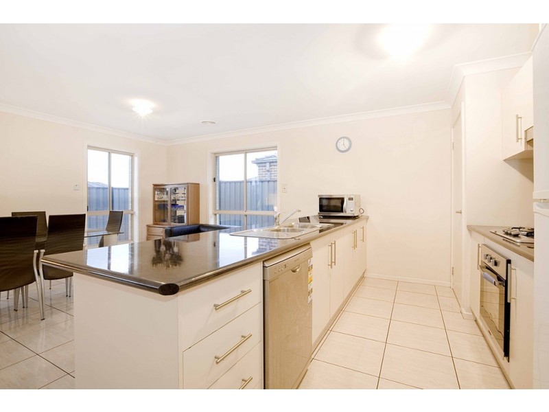 15 Breasley Parkway, Point Cook VIC 3030