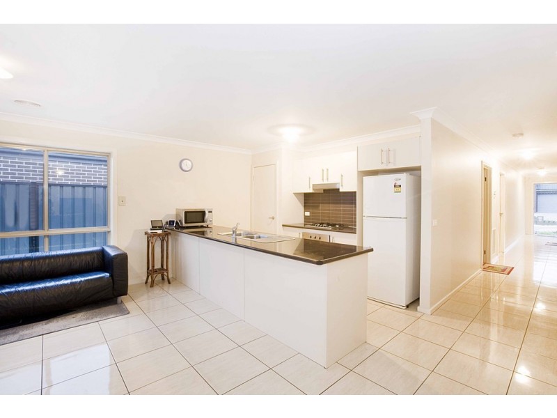 15 Breasley Parkway, Point Cook VIC 3030