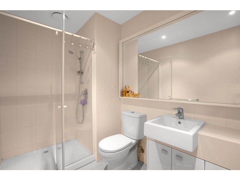 711/63 Whiteman Street, Southbank VIC 3006