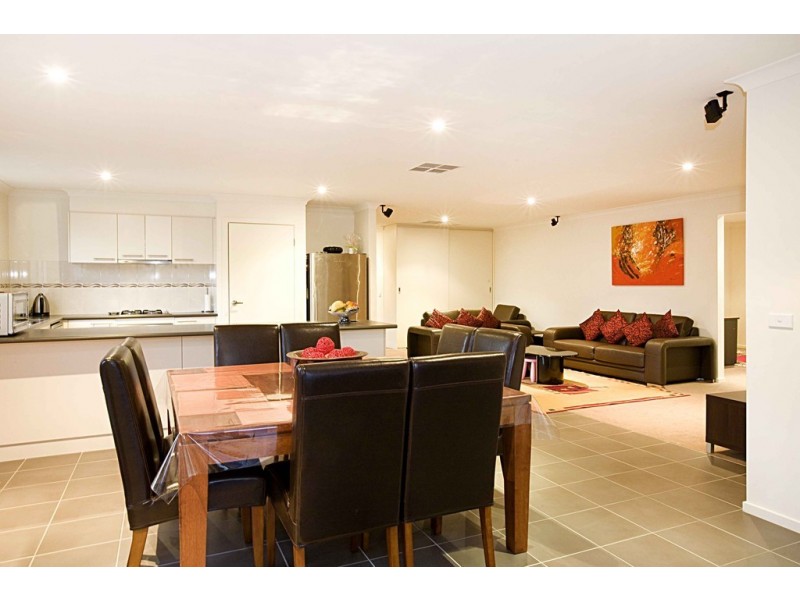 11 Hemlock Crescent, Point Cook VIC 3030