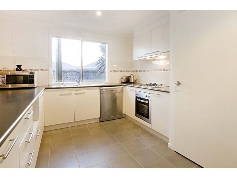 11 Hemlock Crescent, Point Cook VIC 3030
