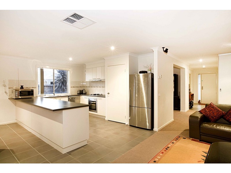 11 Hemlock Crescent, Point Cook VIC 3030