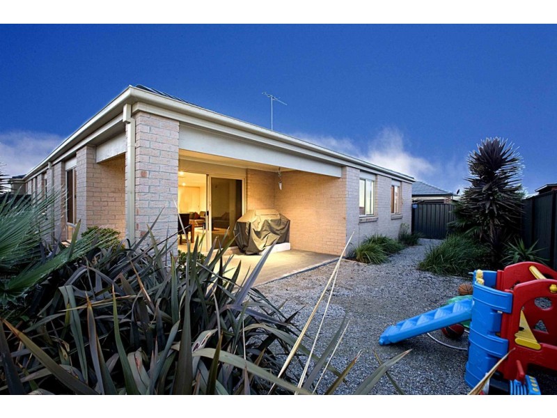 11 Hemlock Crescent, Point Cook VIC 3030