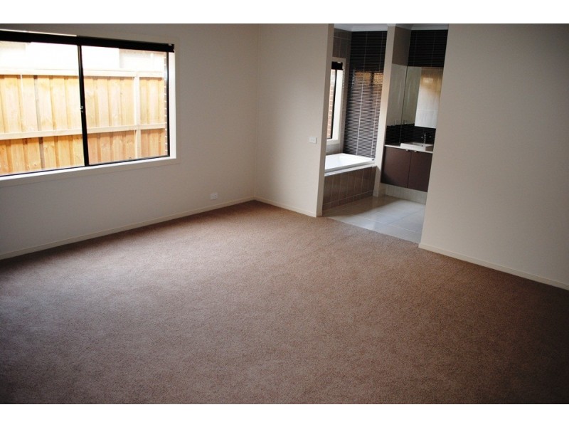 36 Australis Drive, Williams Landing VIC 3027