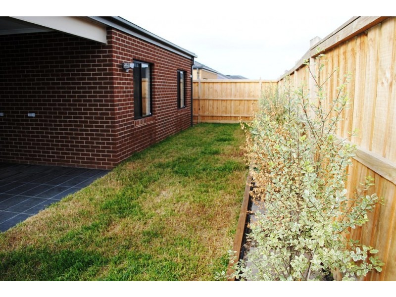 36 Australis Drive, Williams Landing VIC 3027