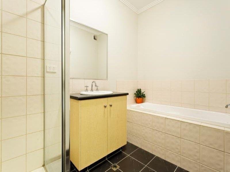 25/2 Newmarket Way, Flemington VIC 3031
