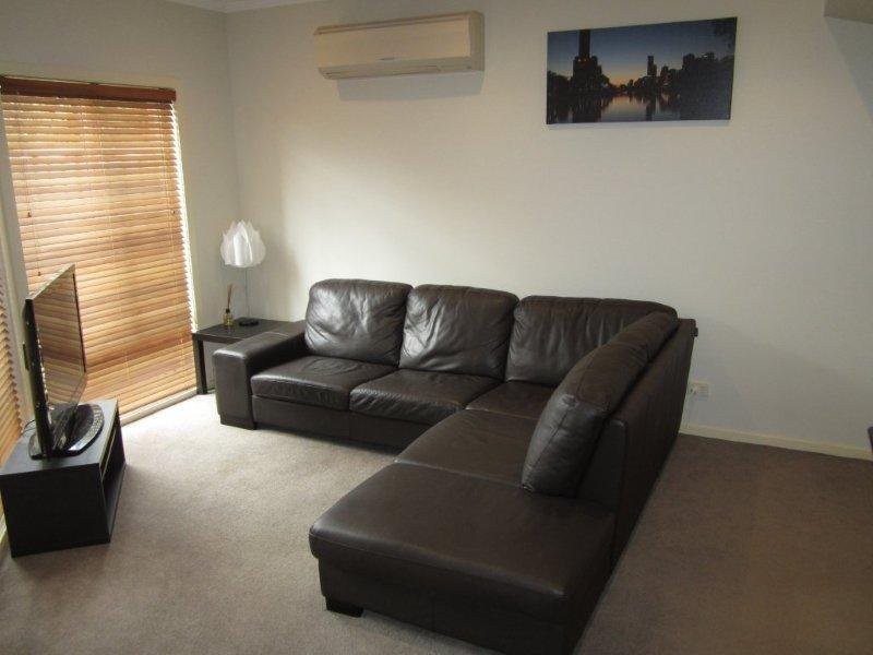 25/2 Newmarket Way, Flemington VIC 3031