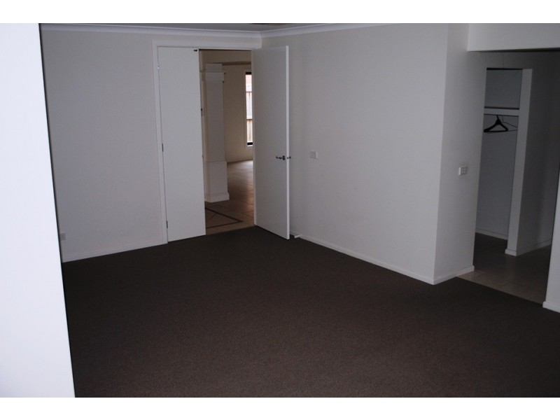 79 Lincoln Heath Boulevard, Point Cook VIC 3030