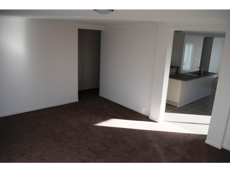 22 Lockheed Parade, Point Cook VIC 3030