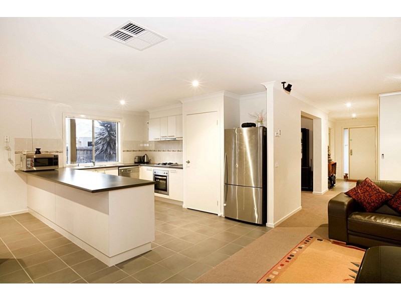 11 Hemlock Crescent, Point Cook VIC 3030