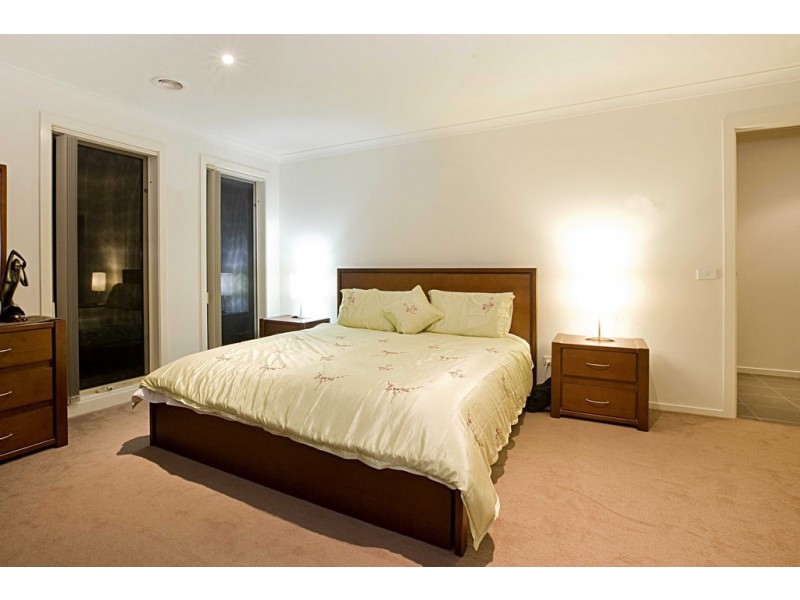 11 Hemlock Crescent, Point Cook VIC 3030