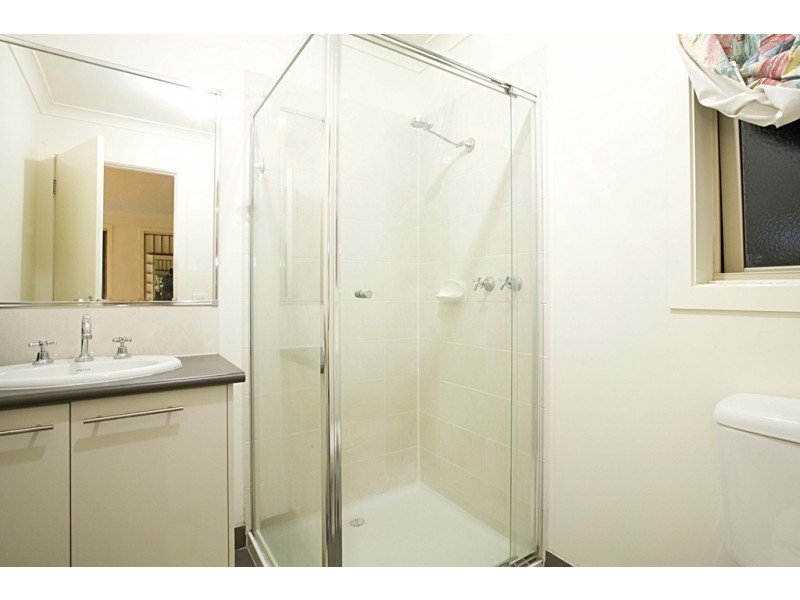 11 Hemlock Crescent, Point Cook VIC 3030