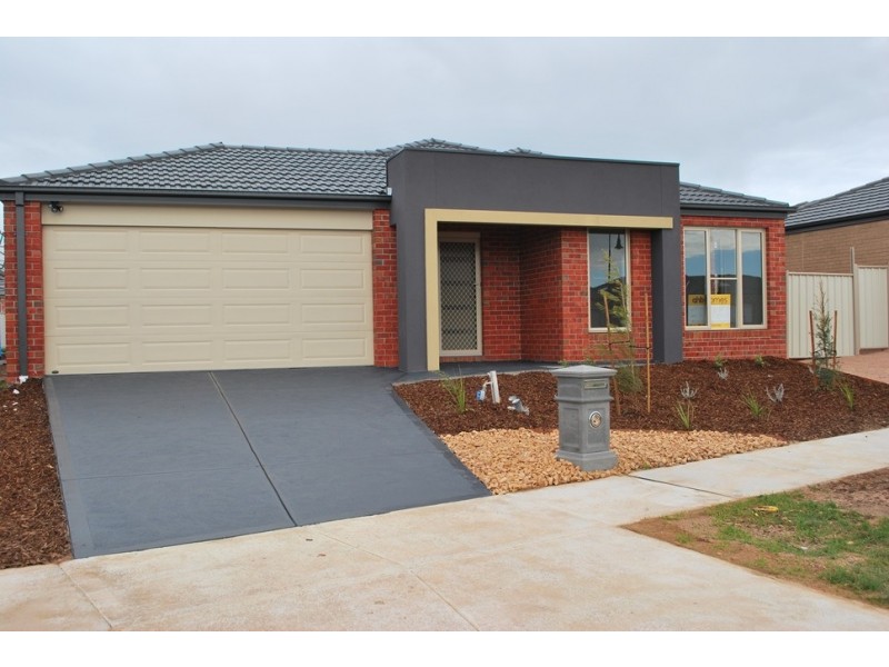 13 Cheviot Drive, Truganina VIC 3029
