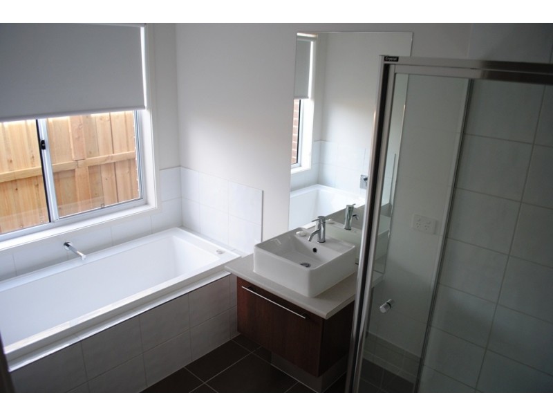 24 Maddock Street, Point Cook VIC 3030