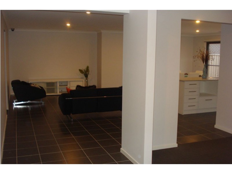 9 Romi Avenue, Truganina VIC 3029