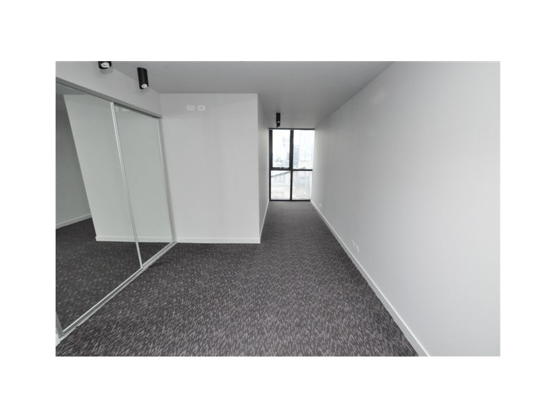 2104/675 La Trobe Street, Docklands VIC 3008