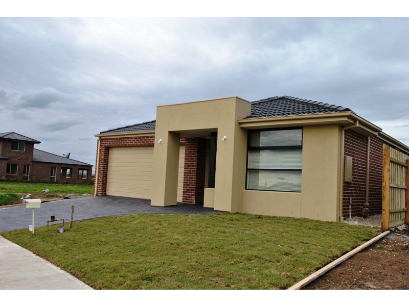 6 Daisybush Drive, Point Cook VIC 3030