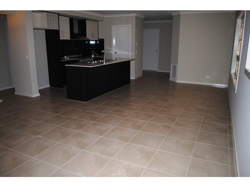 6 Daisybush Drive, Point Cook VIC 3030